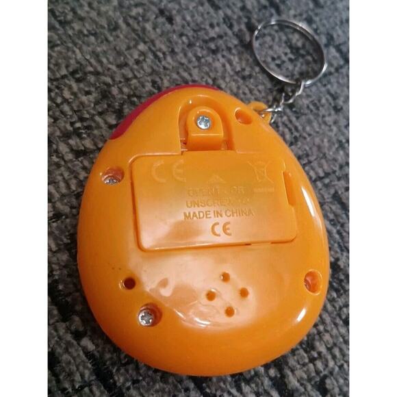 Tamagotchi Connection Orange 4 Button Works Batteries Included - Picture 3 of 3